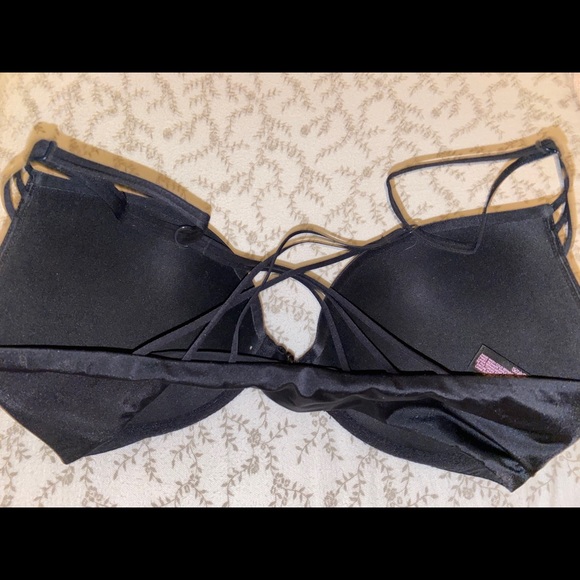 Victorias Secret very sexy front close push up bra - Picture 2 of 4